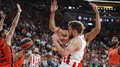 "Olympiacos" atgūstas no -28 un pārspēj Spānijas čempioni, Rodions met trejačus Dāvja atgriešanās vakarā "Olympiacos" atgūstas no -28 un pārspēj Spānijas čempioni, Rodions met trejačus Dāvja atgriešanās vakarā