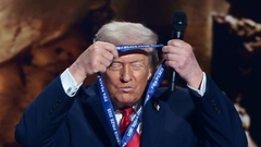 Tramps iegūst FIFA miera balvu Tramps iegūst FIFA miera balvu