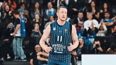 Šmitam rezultatīvākā spēle Turcijā, taču zaudējums pret Blumberga komandu Šmitam rezultatīvākā spēle Turcijā, taču zaudējums pret Blumberga komandu