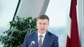 Nenominēt Dombrovski eirokomisāra amatam būtu kļūda, uzskata Zīle