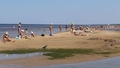 Latvijā oficiāli sākas peldsezona