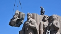 Ukrainā demontē padomju pieminekli draudzībai ar Krieviju