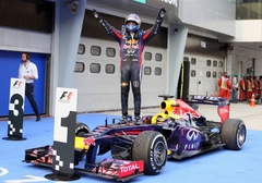 «Red Bull» nomaina riepas 2,05 sekundēs