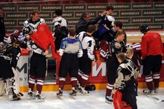Latvijas hokeja izlase Sočos paliek bez pārbaudes spēlēm