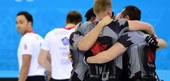 Kanādas kērlingisti triumfē jau trešajās olimpiskajās spēlēs pēc kārtas