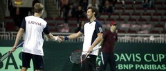 Latvijas tenisisti Deivisa kausa «būt vai nebūt» dubultspēlē pieveic Austriju