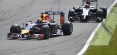 McLaren apsūdz Red Bull komandu šifrētu vēstījumu nodošanā Rikjardo