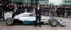 Hamiltons: Arī nākamajā sezonā «Mercedes» būs ļoti spēcīga