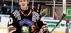 Latvijas hokejists Zuševics kļuvis par Austrijas pilsoni