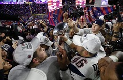 NFL klubs «New England Patriots» izcīna «Super Bowl»