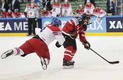 Kanādas hokejisti apspēlē arī mājiniekus čehus