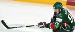 Krievu hokejisti turpina pamest KHL