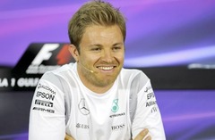 Mercedes dominē teniņos Bahreinā; Rosbergs ātrākais