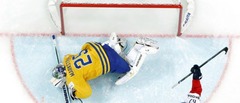 Čehijas hokejisti apspēlē Zviedriju un kļūst par grupas līderiem