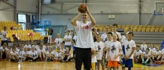 250 jaunie basketbolisti no visas Latvijas tiekas ar Porziņģi