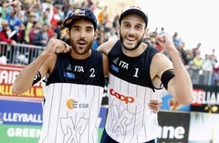 Itāļi Nikolai un Lupo triumfē Eiropas pludmales volejbola čempionātā