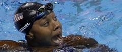 Manuela - pirmā melnādainā sportiste, kas ieguvusi medaļu peldēšanā
