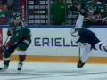 Noskaties: Kuriozs vārtu guvums KHL otrajā spēļu dienā