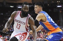 Hjūstonas «Rockets» pārbaudes spēlē sagrauj Ķīnas klubu «Sharks»