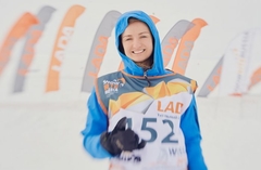 Kaitbordiste Aija Ambrasa izcīna 3. vietu Pasaules čempionātā ziemas kaitbordā