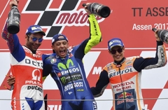 Pieredzējušais Rosi tiek pie pirmās «MotoGP» uzvaras šosezon