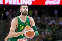 Sīvā galotnē Lietuvas basketbolisti piekāpjas Eiropas čempionei Spānijai