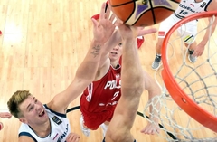 «EuroBasket 2017» sākas ar pārliecinošu Slovēnijas uzvaru pār Poliju