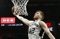 Bertānam septiņi punkti «Spurs» uzvarētā NBA čempionāta spēlē