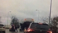 Video: Kā zagtais "BMW" pēc pakaļdzīšanās "uzsēdās" uz aizmugurē esošās automašīnas