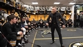 Video: Makgregors apciemo NHL komandas "Bruins" ģērbtuvi, iejūtoties trenera lomā