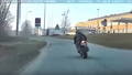 Video: Par ātruma pārsniegšanu policija Grobiņā dzenas pakaļ motociklistam