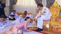 Taizemes karalis apprecējis savu miesassardzi
