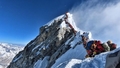 Everesta "nāves zona" atņēmusi dzīvību diviem kalnos kāpējiem