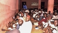 Sasieti ķēdēs, kārti un sisti! Nigērijā no islāma skolas atbrīvoti simtiem spīdzinātu vīriešu