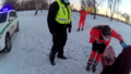 Policisti izglābj uz Daugavas ledus aizmigušu vīrieti