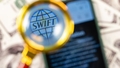 ES apspriež iespēju atslēgt septiņas Krievijas bankas no SWIFT