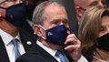 ASV eksprezidents Džordžs Bušs juniors nosauc Zelenski par "mūsu laika Čērčilu"