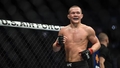 Krievu UFC zvaigzne atklāj, kāpēc pēdējā cīņā izgāja bez Krievijas karoga