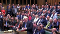 Lielbritānijas parlamentu sajūsmina Džonsona atvadu runas pēdējā frāze