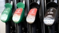 Rīgā un Viļņā degvielas cenas samazinās, bet Tallinā cenu kritums apstājies