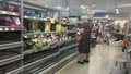 FOTO ⟩ "Cilvēki grābj visu!" Tallinā pārtikas veikals pārsteidz iedzīvotājus ar milzīgu izpārdošanu