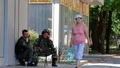 Okupantu karavīri pārģērbjas civildrēbēs un dezertē, ziņo Kijiva