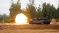 VIDEO ⟩ Viena no pasaulē spējīgākajām kaujas mašīnām. Kas ir vācu ražotie "Leopard 2" tanki?