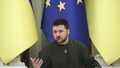 Ukrainas amatpersonām ir aizliegts pamest valsti. Izņēmums ir dienesta komandējumi