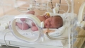 Turcijas zemestrīces laikā nofilmēti aizkustinoši skati slimnīcas jaundzimušo nodaļā