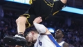 VIDEO ⟩ Noskaties: Porziņģis "ieēd sulīgu danku" no NBA čempiona Kleja Tompsona