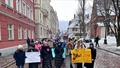 FOTO ⟩ Rīgā notiek sieviešu solidaritātes gājiens pret vardarbību