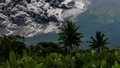 Indonēzijā izvirdis Merapi vulkāns. Pelnu mākonis pacēlies 3000 metru augstumā virs virsotnes