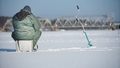 VIDEO ⟩ "Palika vien kaste ar makšķerēšanas piederumiem." Daugavā zem ledus pazudis makšķernieks