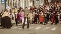 FOTO ⟩ Ar krāšņiem tērpiem Rīgā aizvadīti Šerloka Holmsa dzimšanas dienas svētki